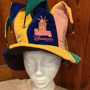Disney Disneyland Paris Court Jester Anniversary Velvet Hat Goofy Madhatter